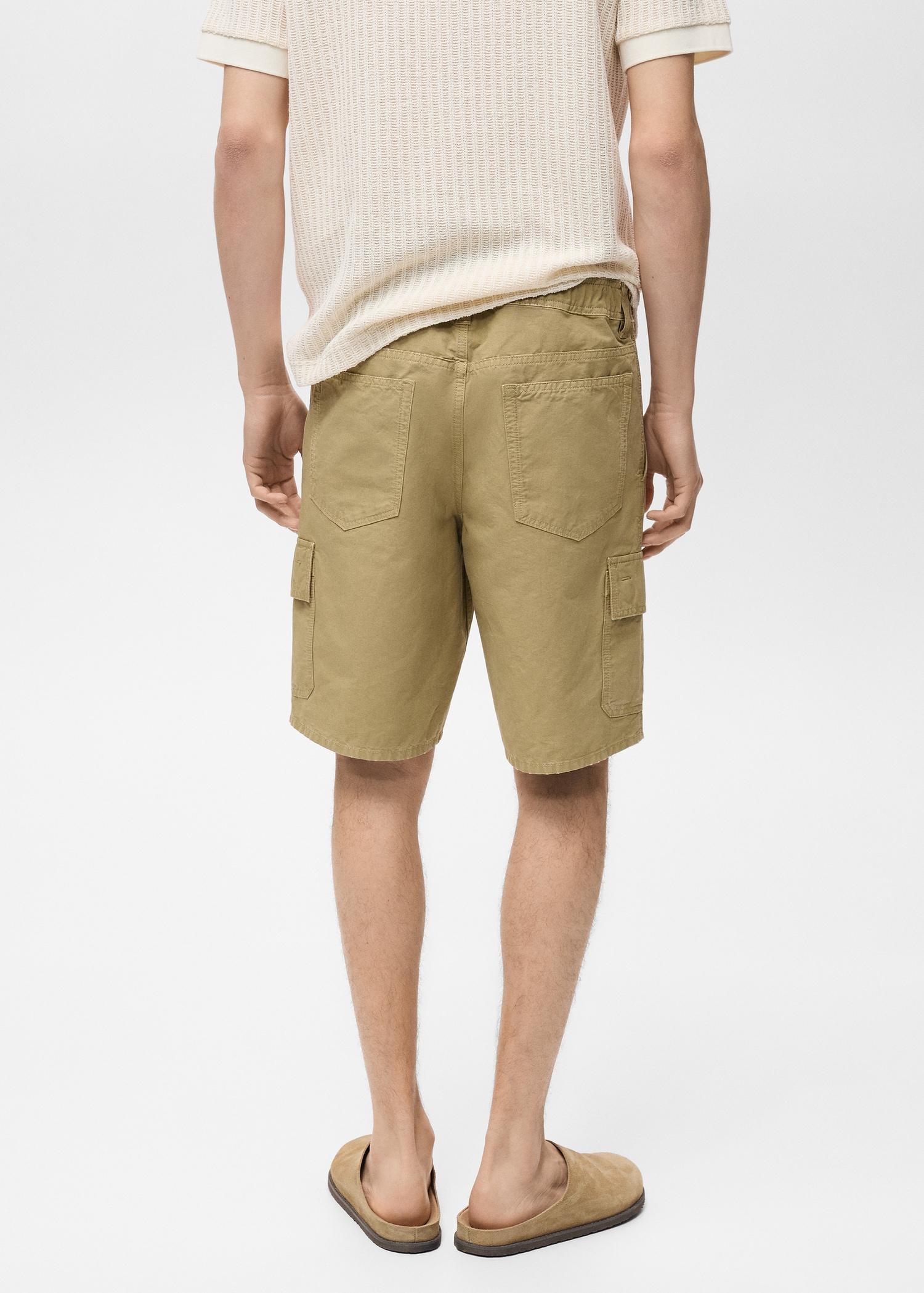 Cargo Bermuda shorts - Men | MANGO USA Product Image