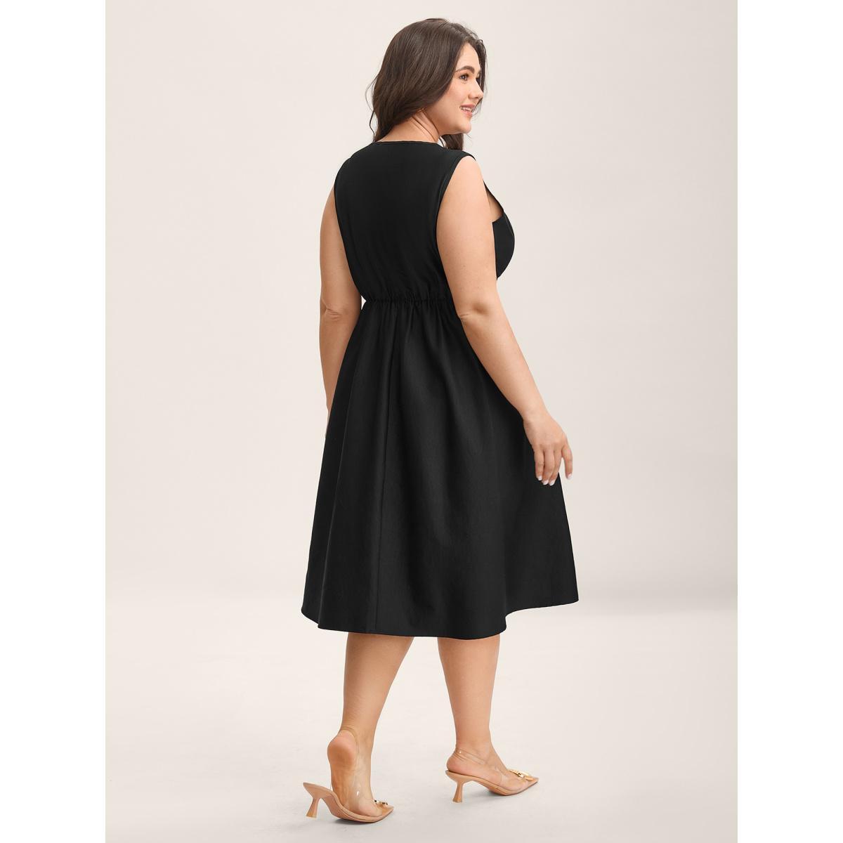 Plus Size Classic Woven Inner Pleated Midi Dress Black Women Round Neck Sleeveless Curvy BloomChic 12/L Product Image