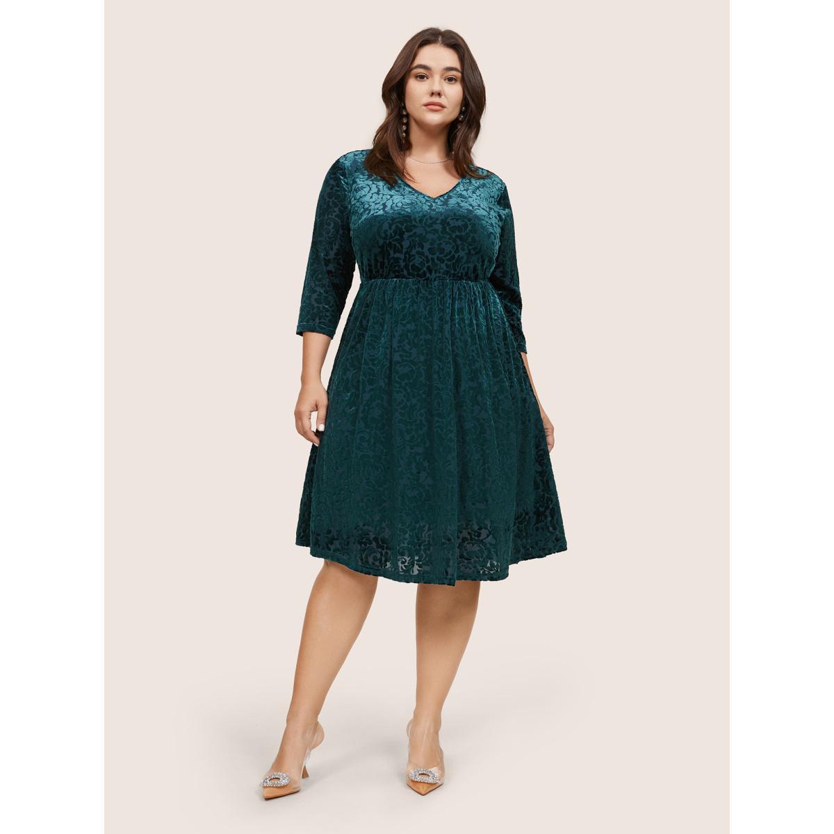 Plus Size Plain Texture Floral Velvet Pocket Dress Emerald Women Elegant Velvet V-neck Elbow-length sleeve Curvy Midi Dress BloomChic 10/M Product Image
