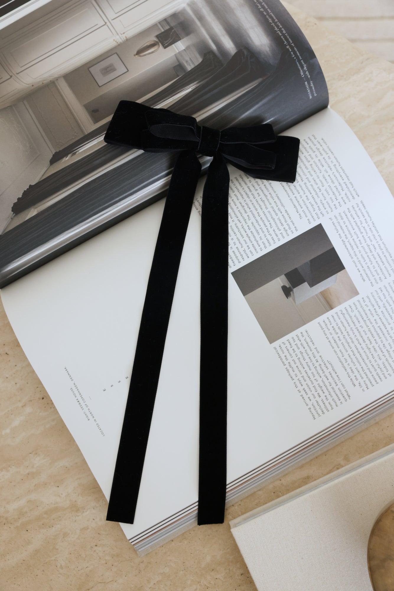 Extravagant Bow Hair Clip Black Product Image