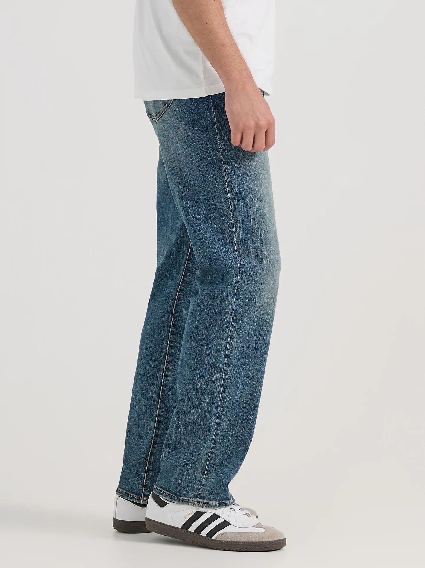 Men's Extreme Motion Relaxed Straight Jean | Men's Jeans | Lee® Product Image