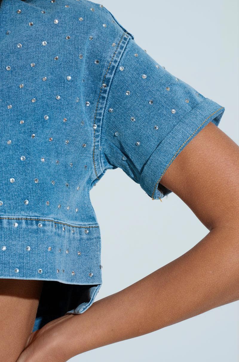 IT'S GIVING BUTTON DOWN TOP Product Image