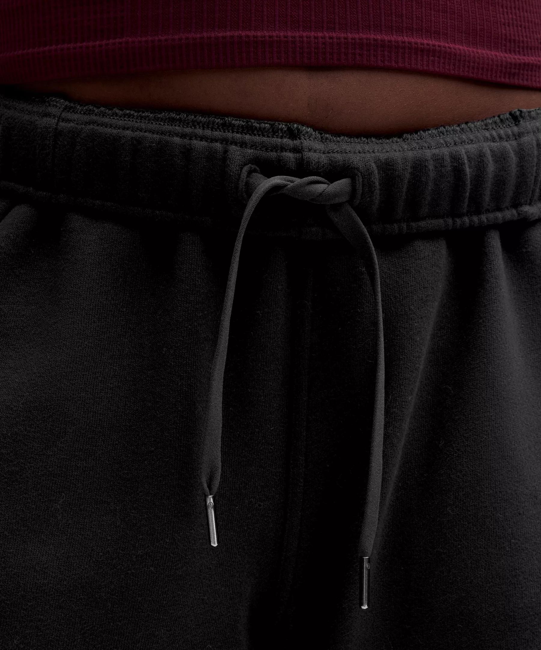Scuba Mid-Rise Oversized Short 7" Product Image