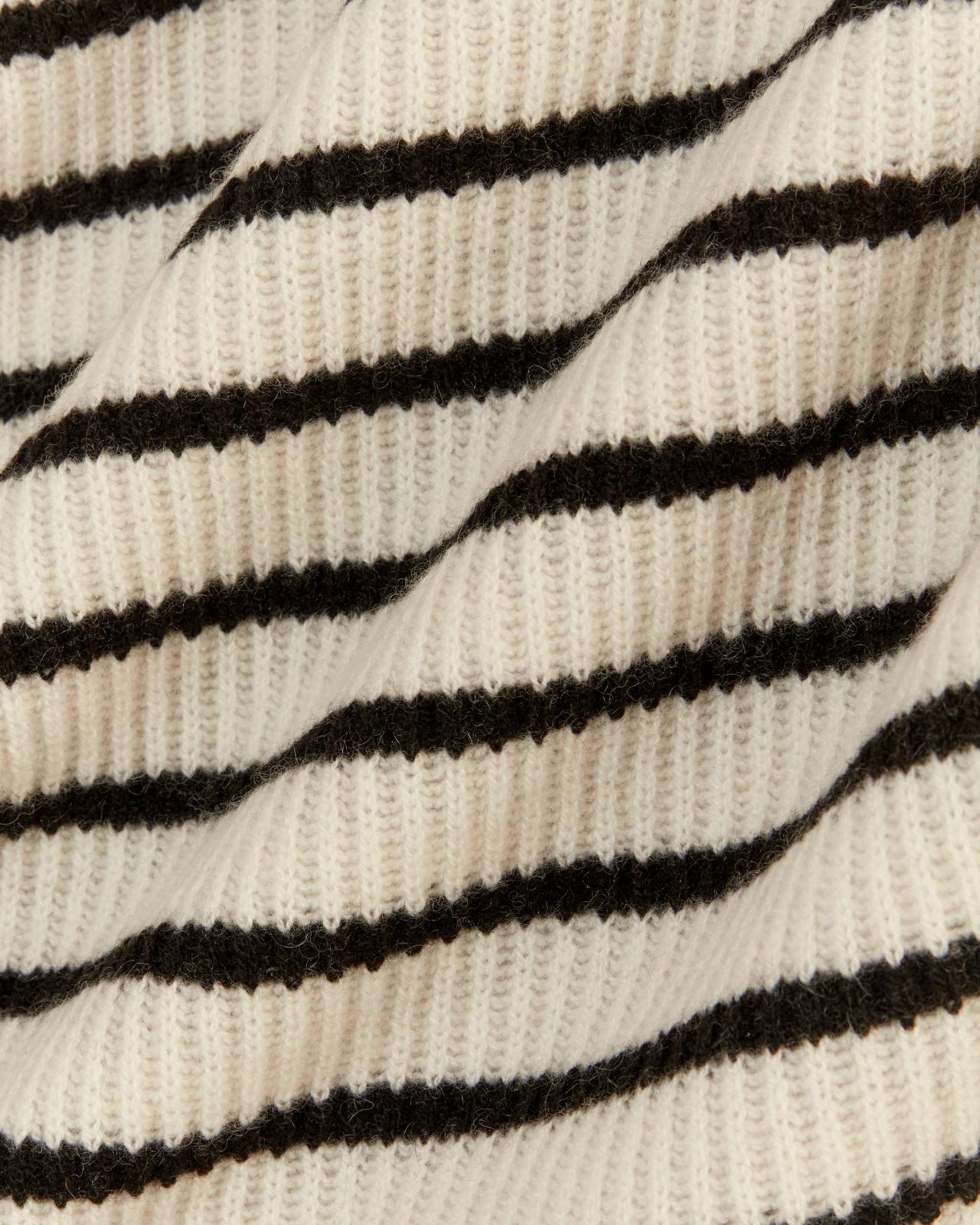 The Fisherman Turtleneck in Wool Cashmere Product Image