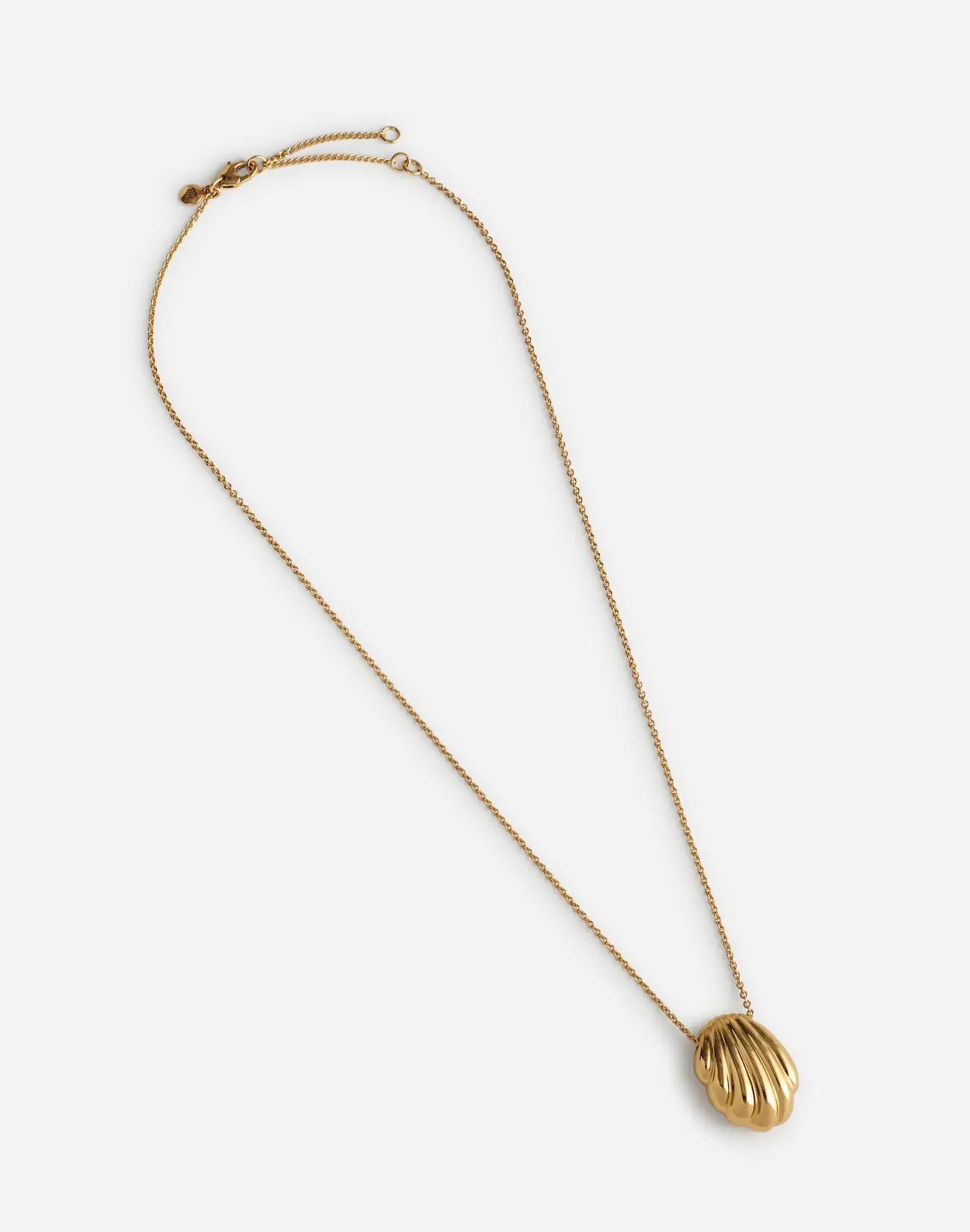 Seashell Pendant Necklace Product Image