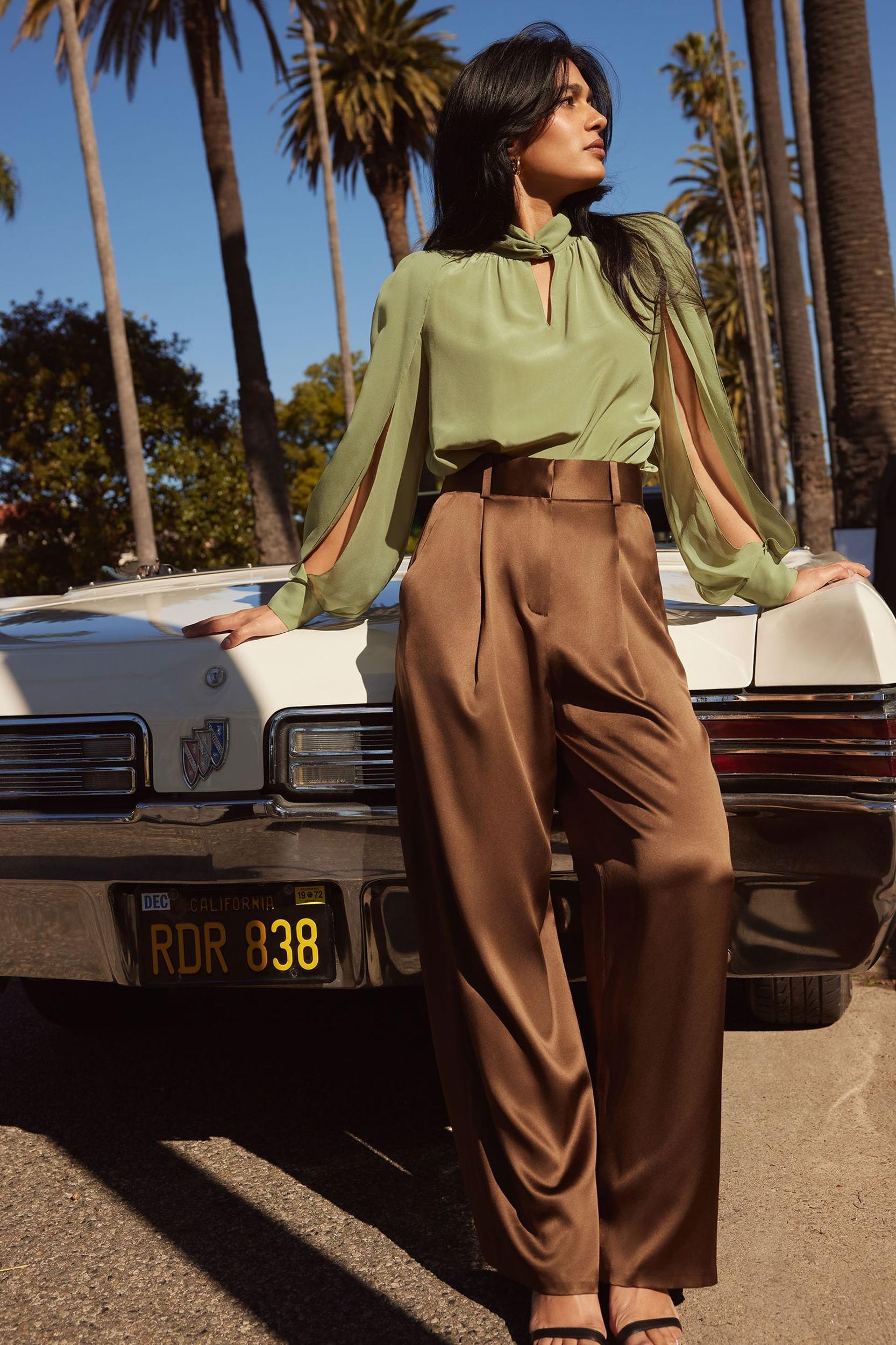Side Slit Lantern Sleeve Blouse Product Image