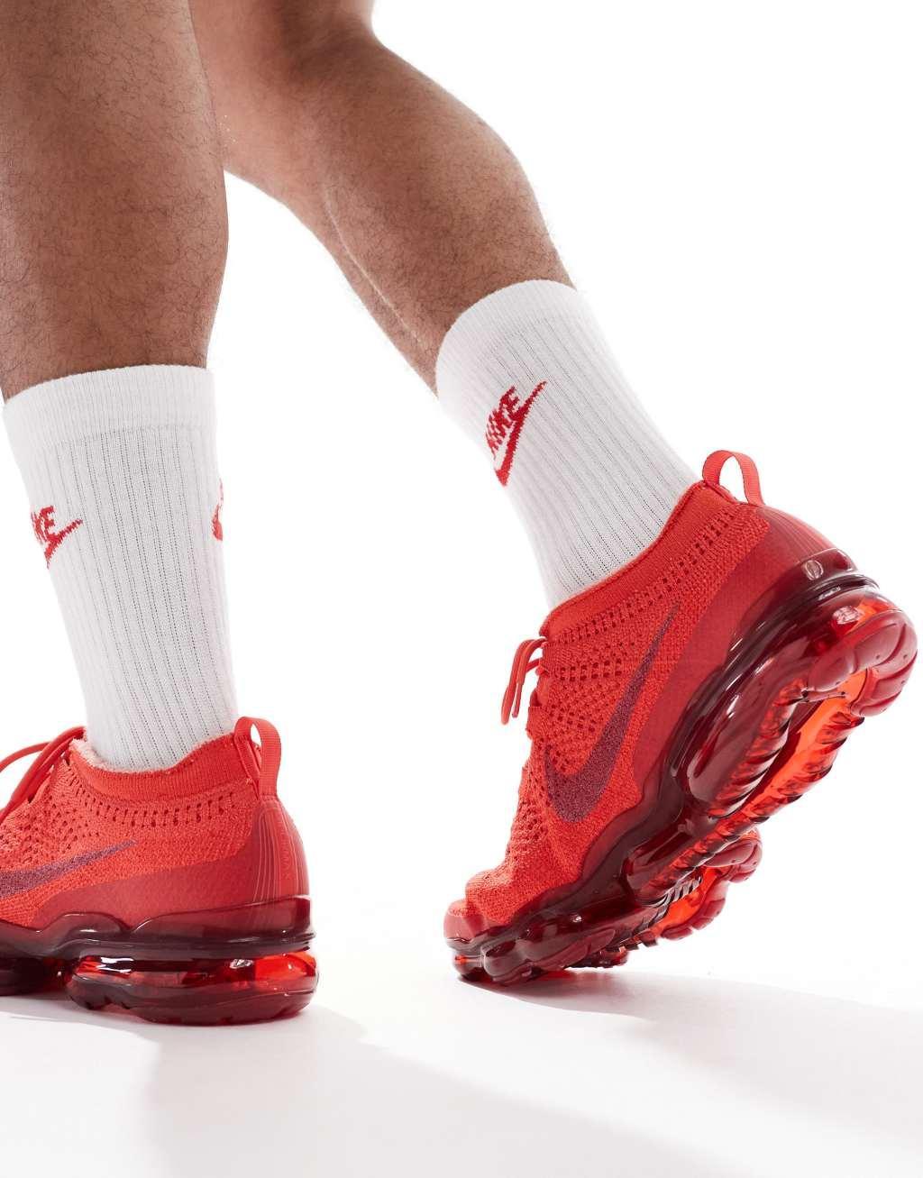 Nike Vapormax 2023 Flyknit sneakers in red Product Image