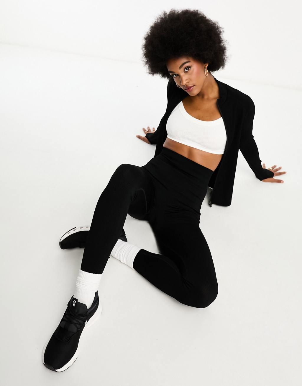 4505 Maternity Icon seamless rib gym legging in black  Product Image