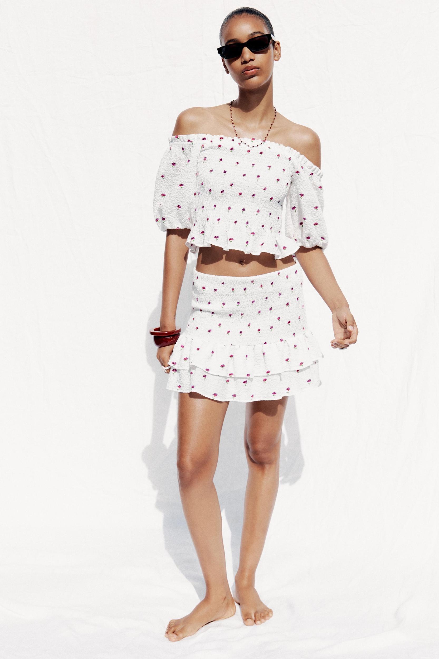 FLORAL PRINT MINI SKIRT Product Image