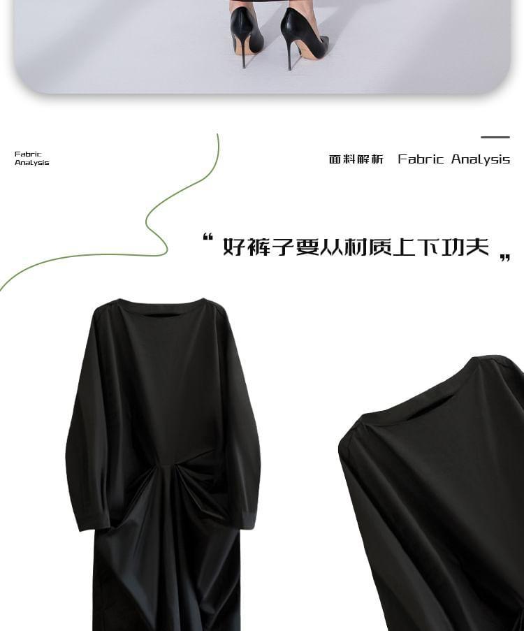 Long-Sleeve Boat Neck Plain Ruched Maxi Tunic Dress Product Image