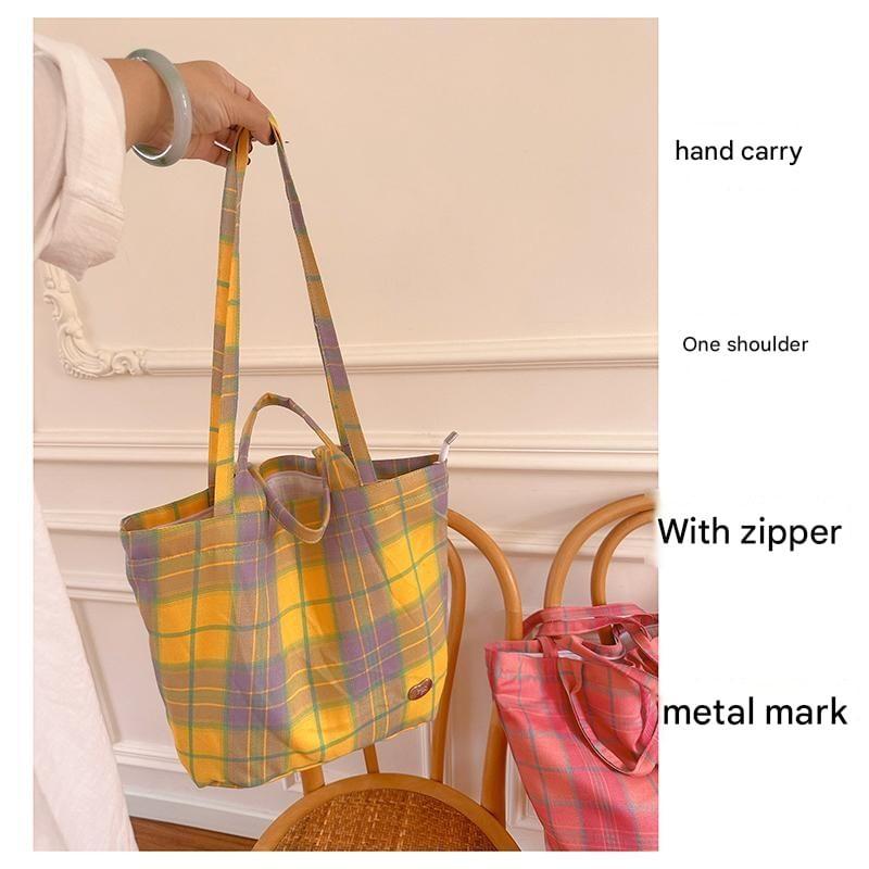 Plaid Tote Bag Product Image