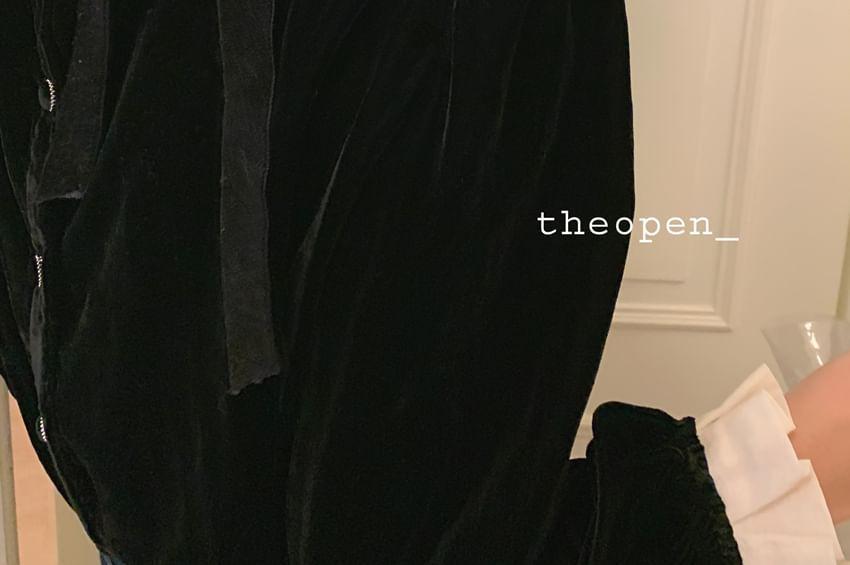 Long Sleeve Collared Two Tone Pleated Panel Velvet Blouse Product Image