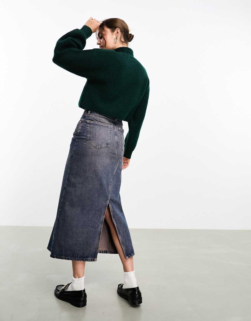 Monki cropped knitted sweater Product Image
