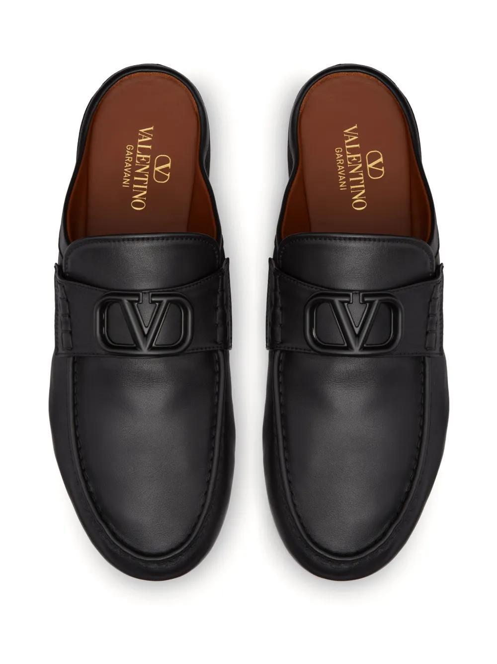 VLogo leather slippers Product Image