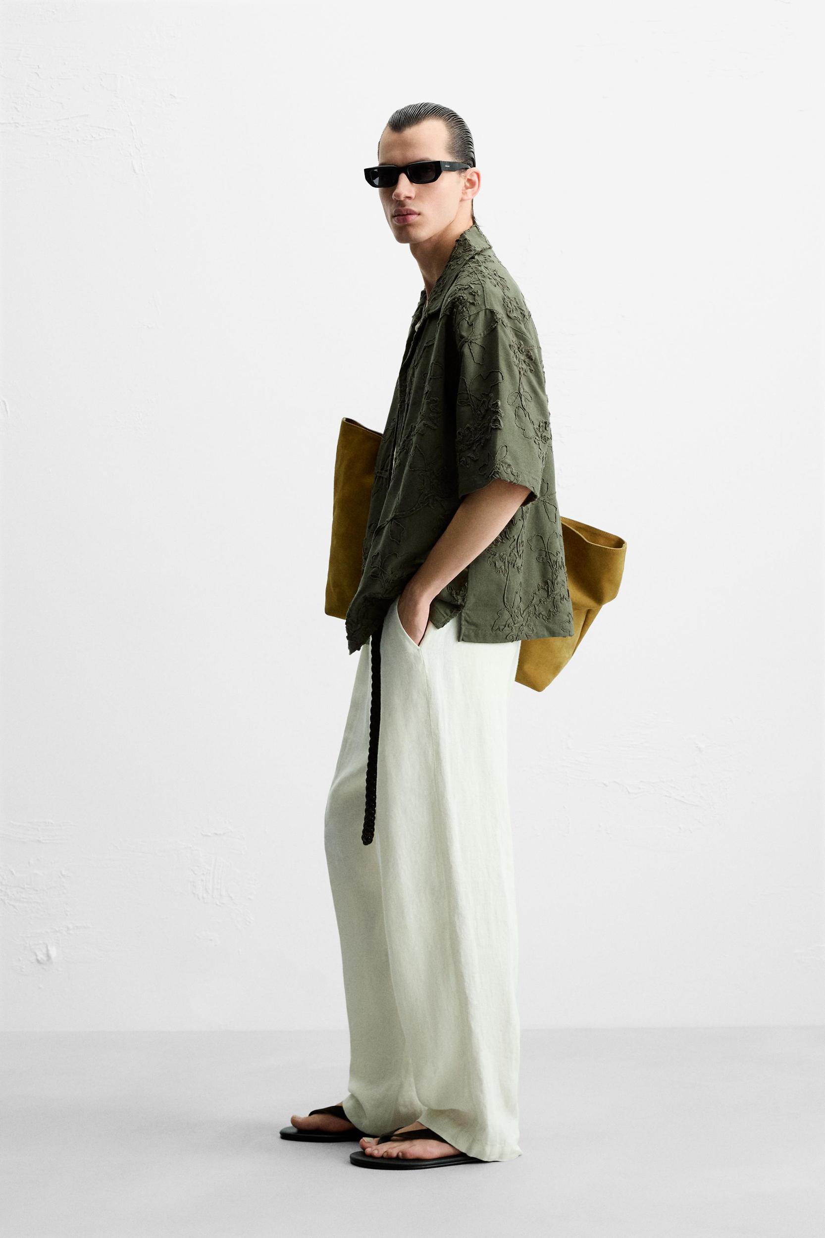 FLORAL APPLIQUÉ SHIRT Product Image