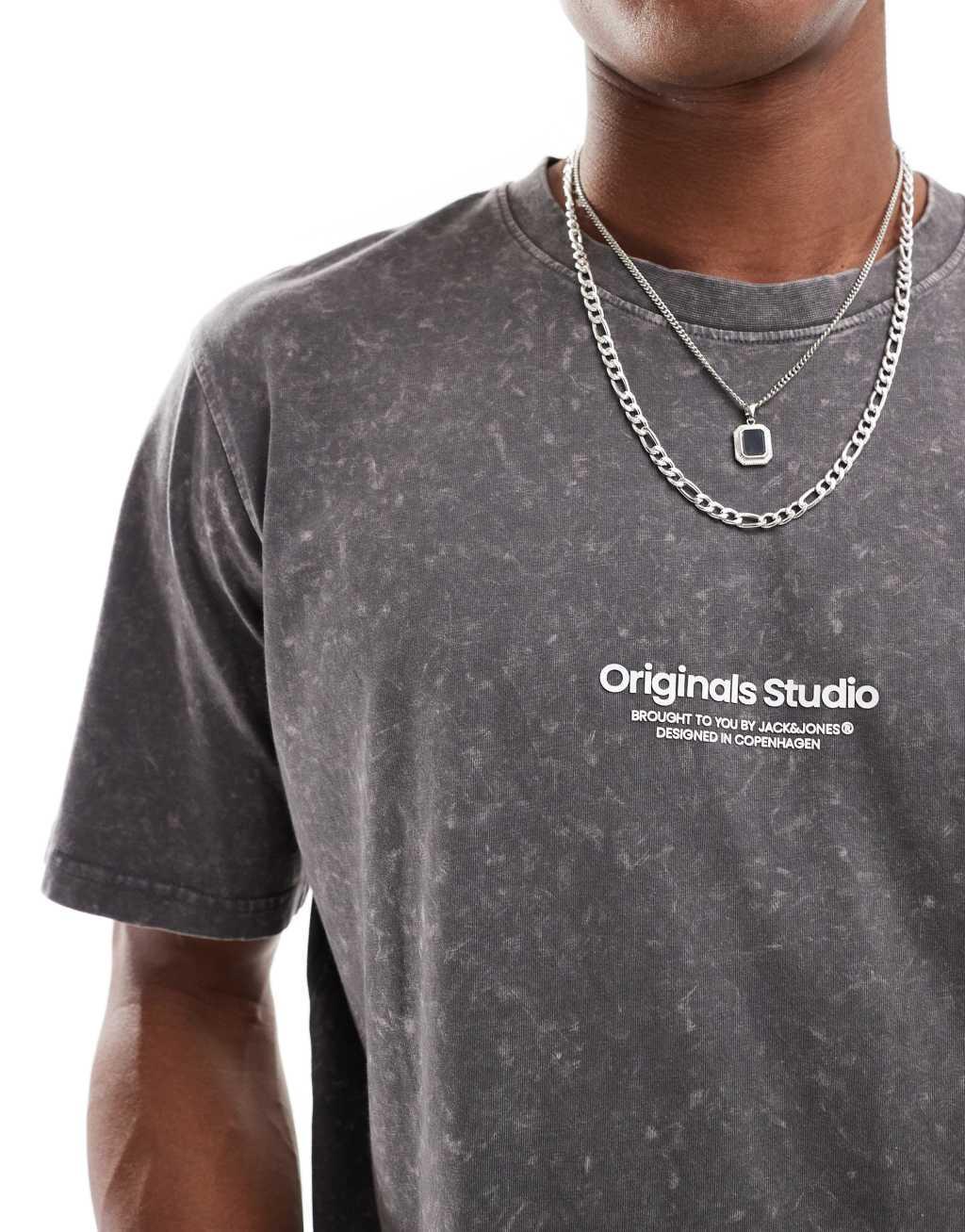 Jack & Jones oversized Originals chest logo T-shirt in washed gray Product Image