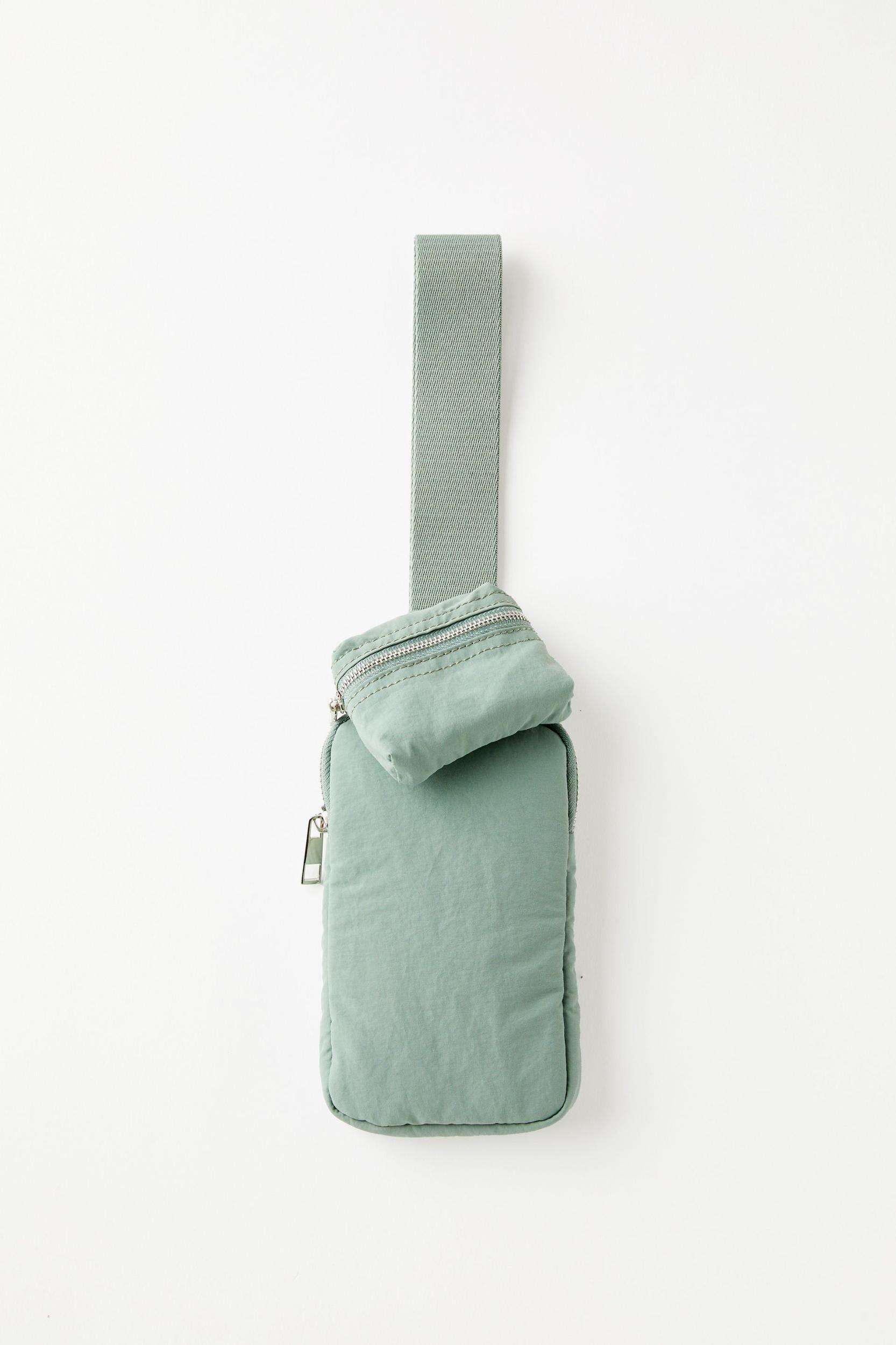 Active Wristlet Pouch Product Image