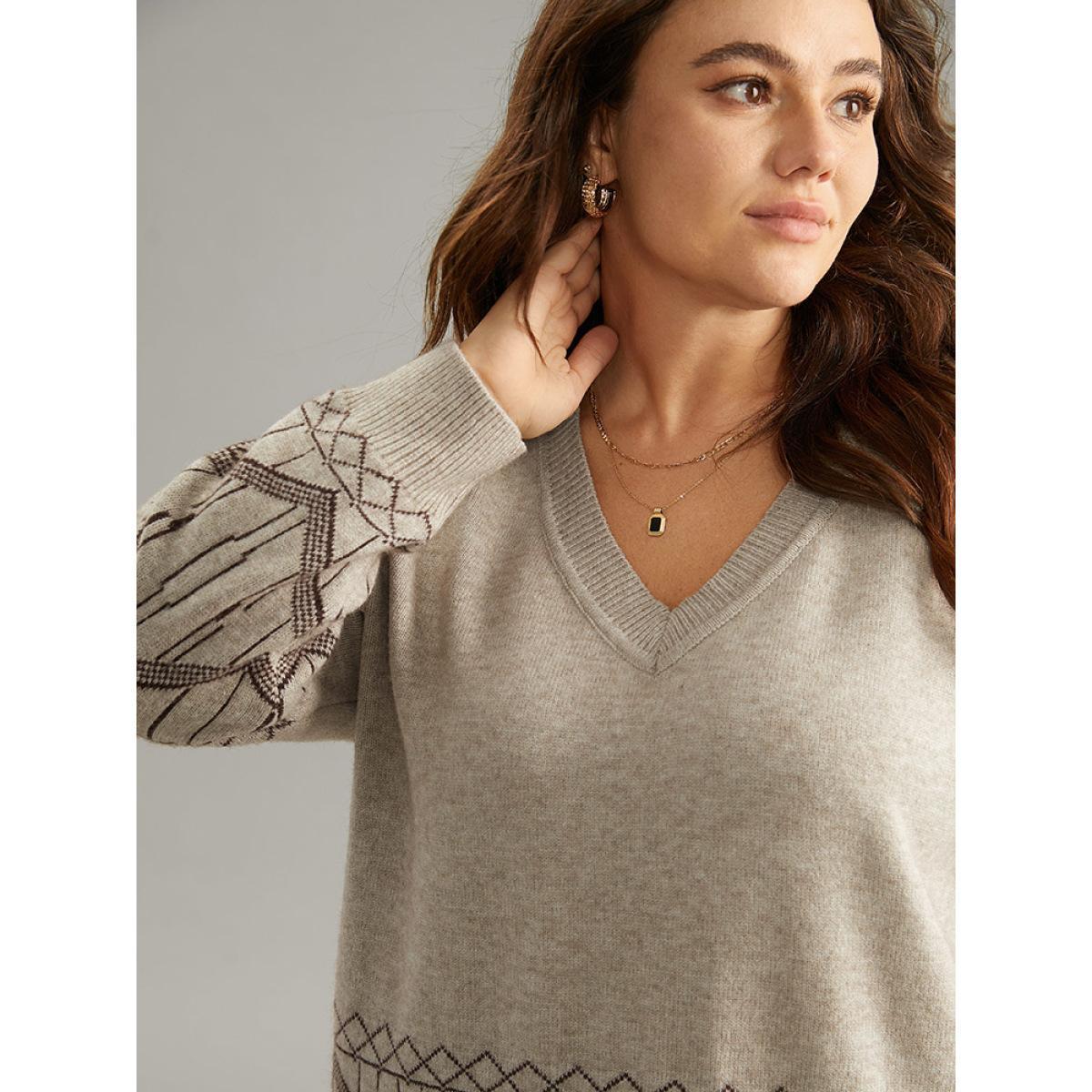 Plus Size Supersoft Essentials Geometric Graphic V Neck Pullover LightBrown Women Casual Loose Long Sleeve V-neck Dailywear Pullovers BloomChic 18-20/2X Product Image