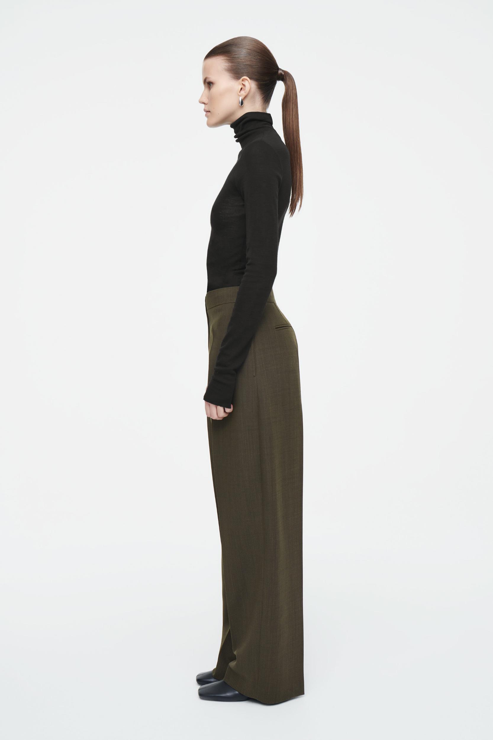 MERINO WOOL TURTLENECK TOP Product Image