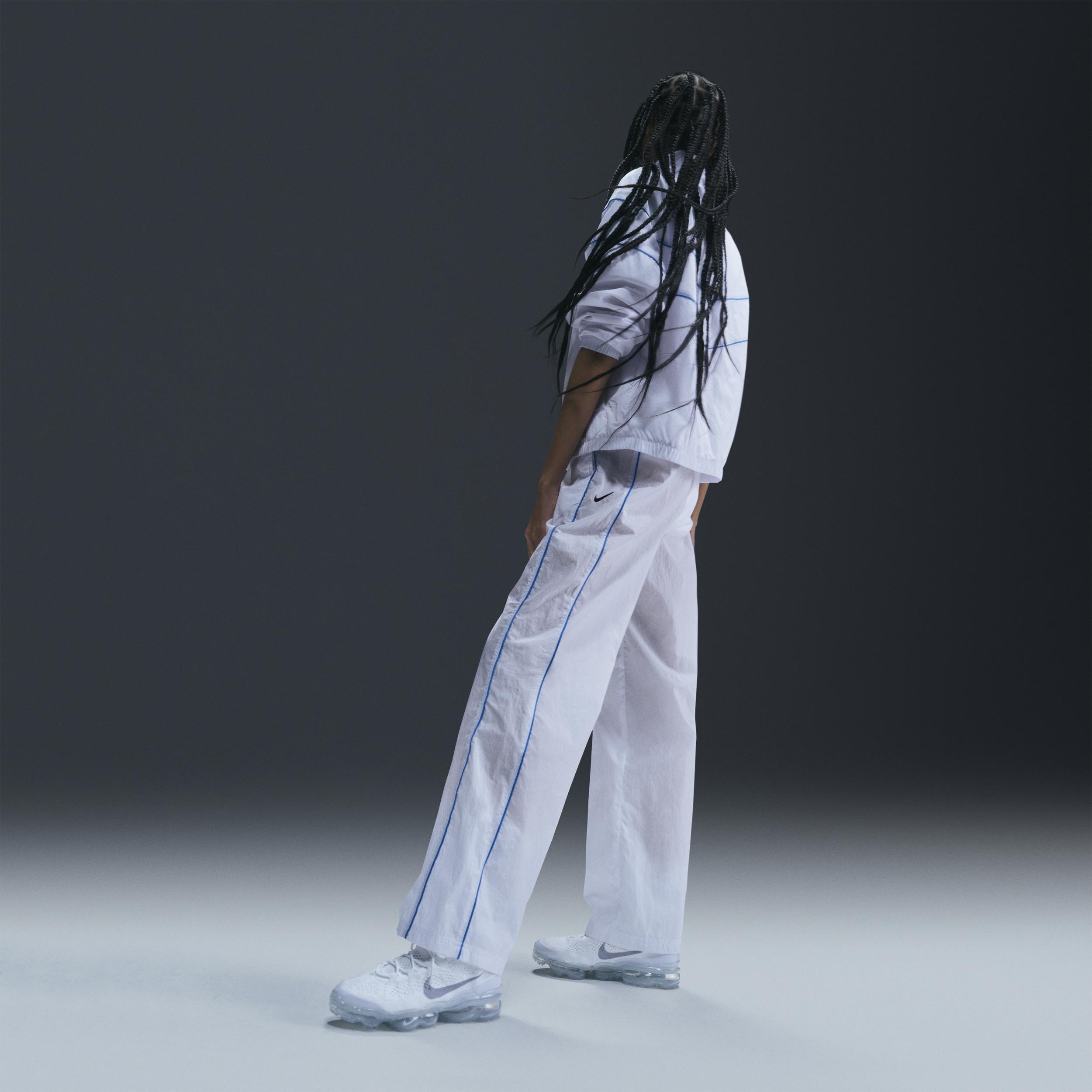Nike Windrunner Women's High-Waisted Woven Open-Hem Pants Product Image