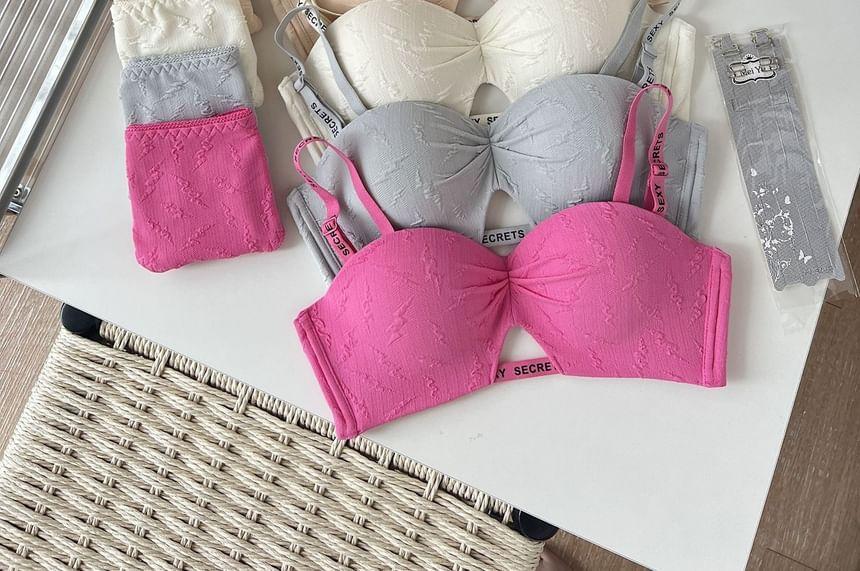 Lettering Print Cutout Wireless Bra Product Image