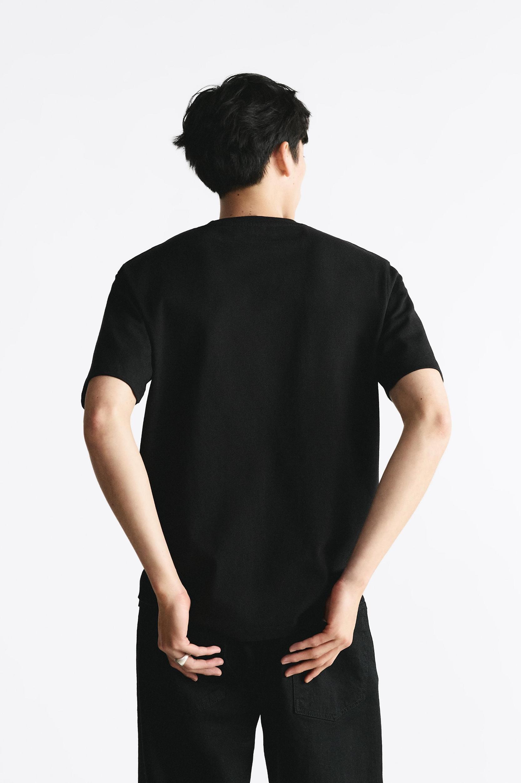 SHORT SLEEVE HEAVYWEIGHT T-SHIRT Product Image