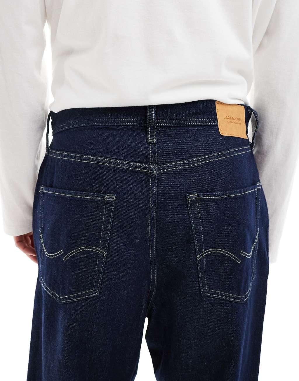 Jack & Jones Ron skater fit jeans in dark navy Product Image