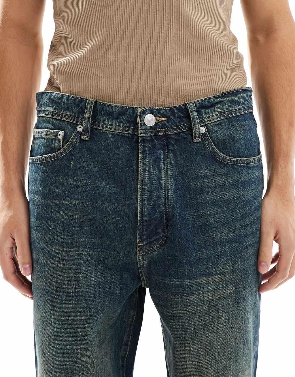 ONLY & SONS Fade loose fit jeans in mid blue with vintage brown cast Product Image