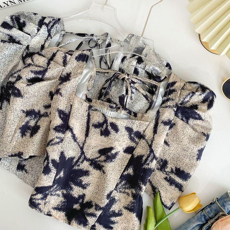 Short-Sleeve Square Neck Floral Print Crop Blouse Product Image