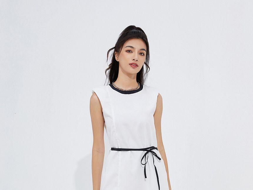 Contrast Trim Sleeveless Dress Product Image