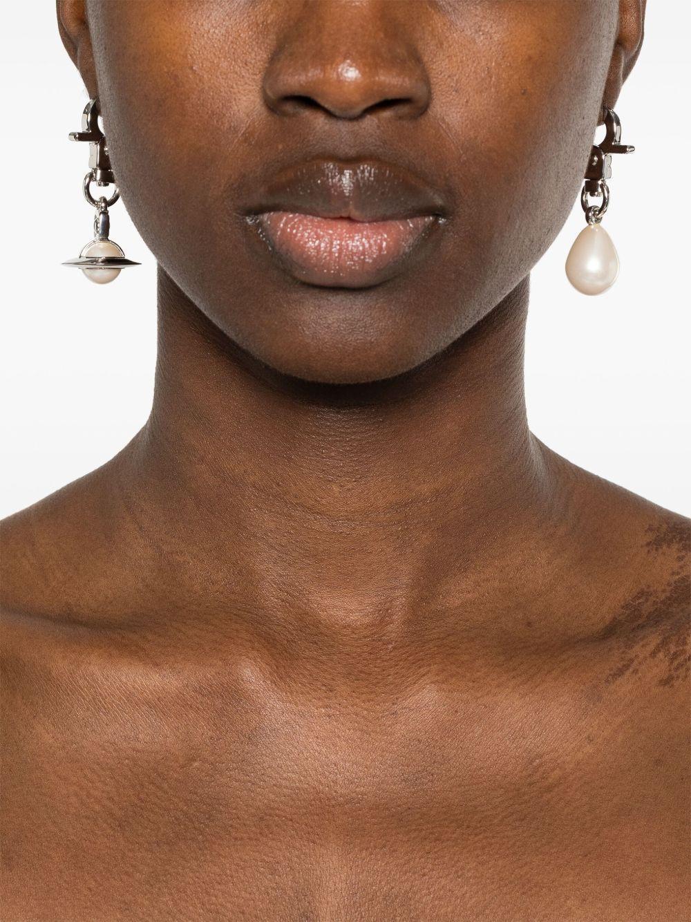 Claude earrings Product Image