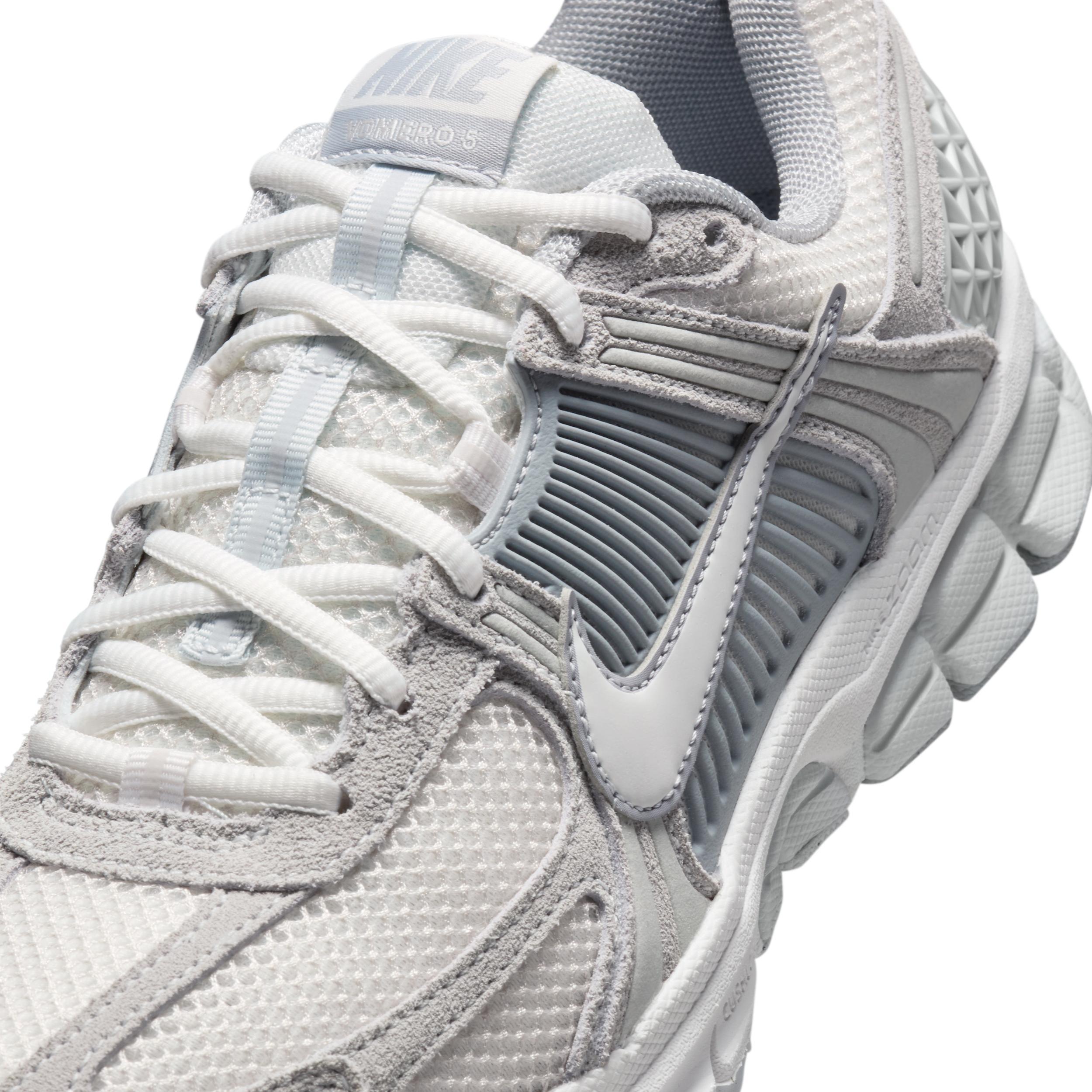 Nike Women's Zoom Vomero 5 Shoes Product Image
