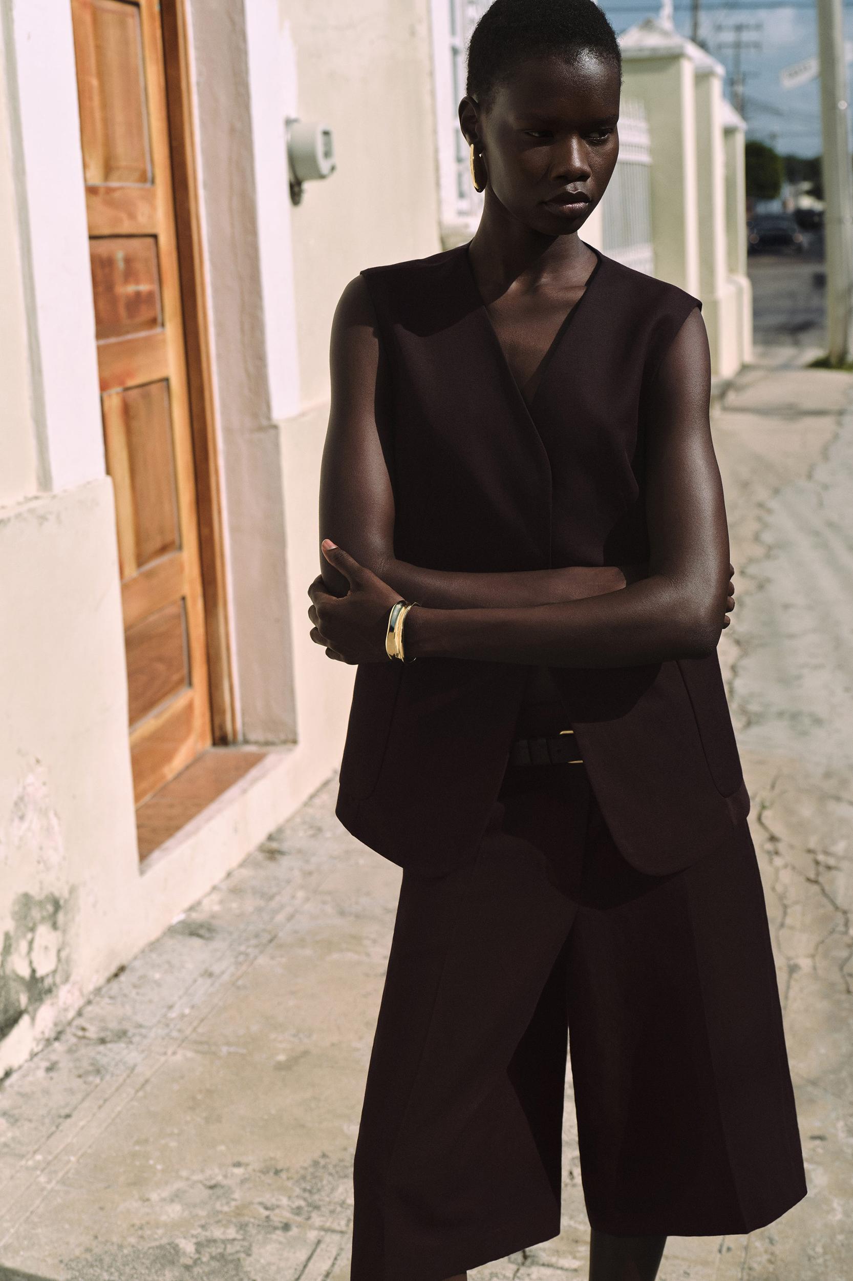 TAILORED LINEN-BLEND LONGLINE SHORTS Product Image