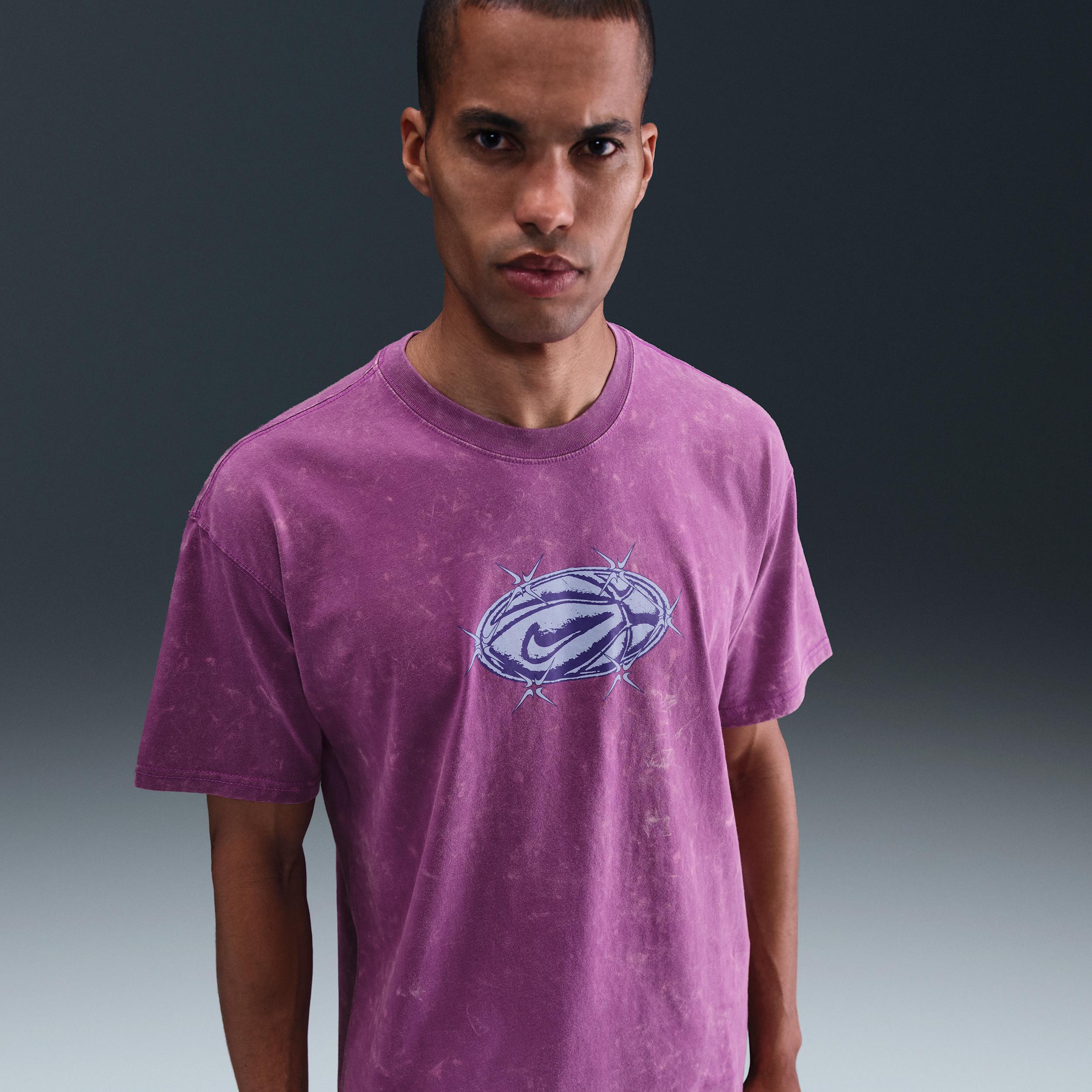 Nike Men's Max90 T-Shirt Product Image