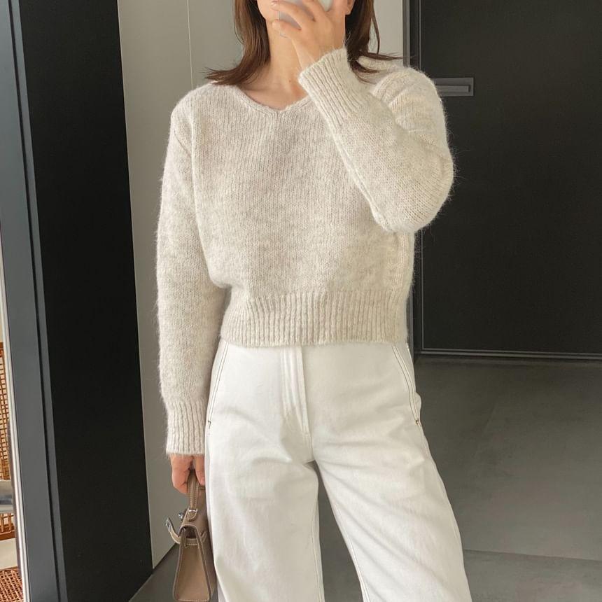 V-Neck Plain Fluffy Cropped Sweater Product Image