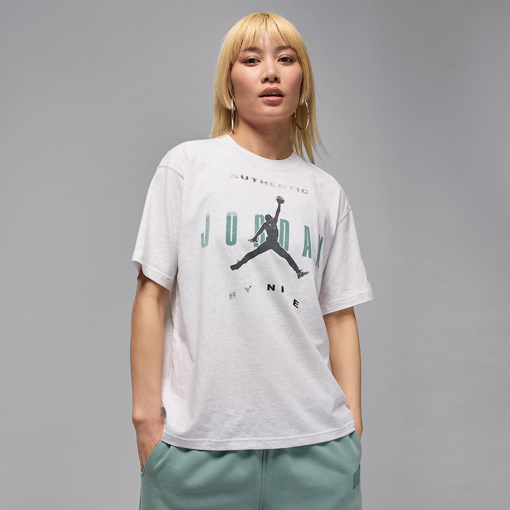 Jordan Flight Women's Graphic T-Shirt Product Image