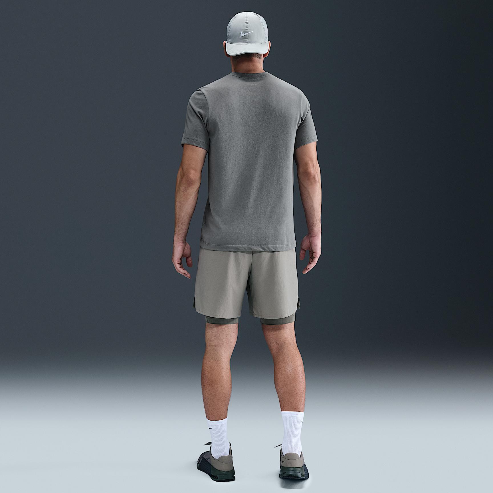 Nike Men's Dri-FIT Fitness T-Shirt Product Image