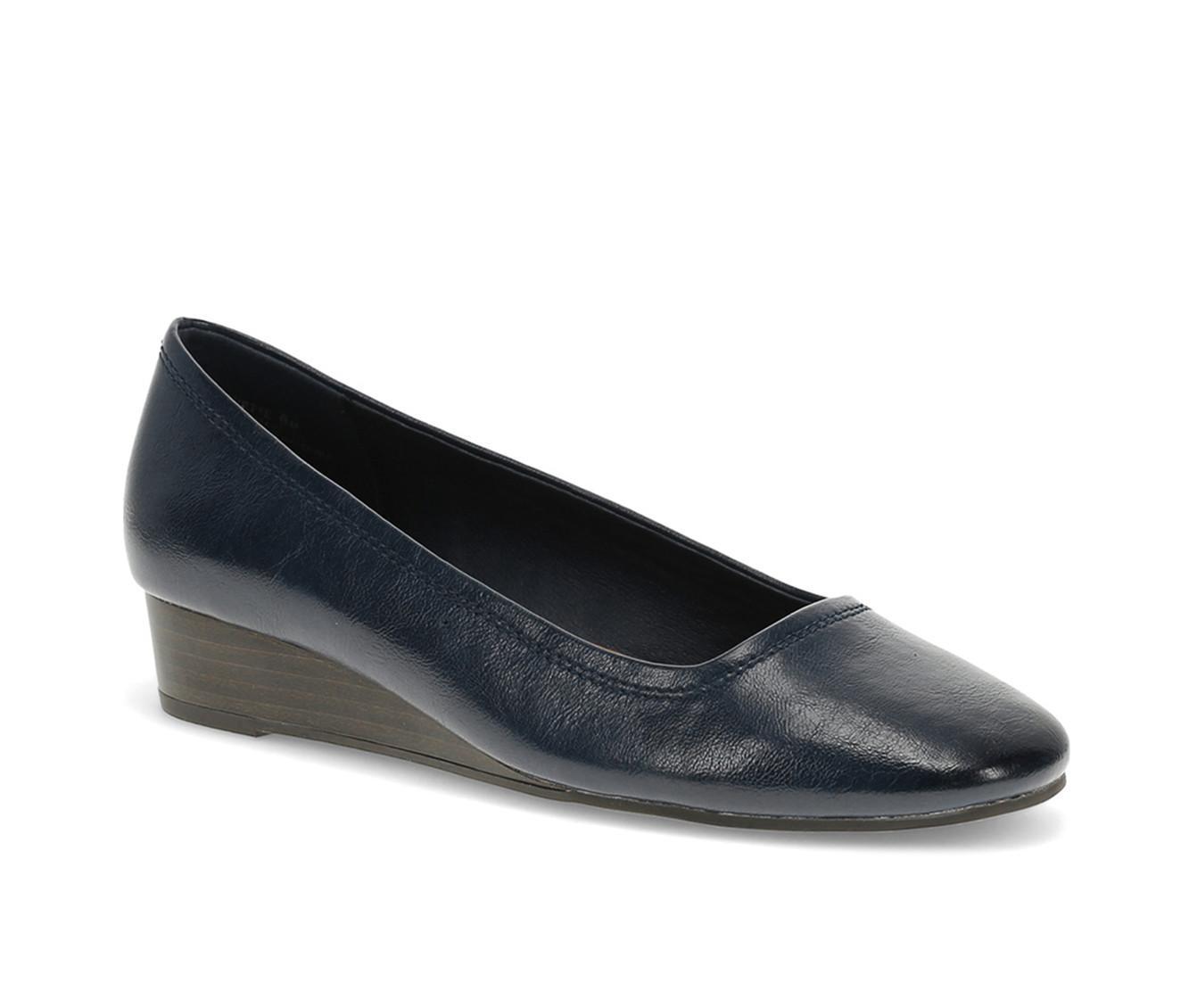 Women's Baretraps Covette Casual Flats Product Image