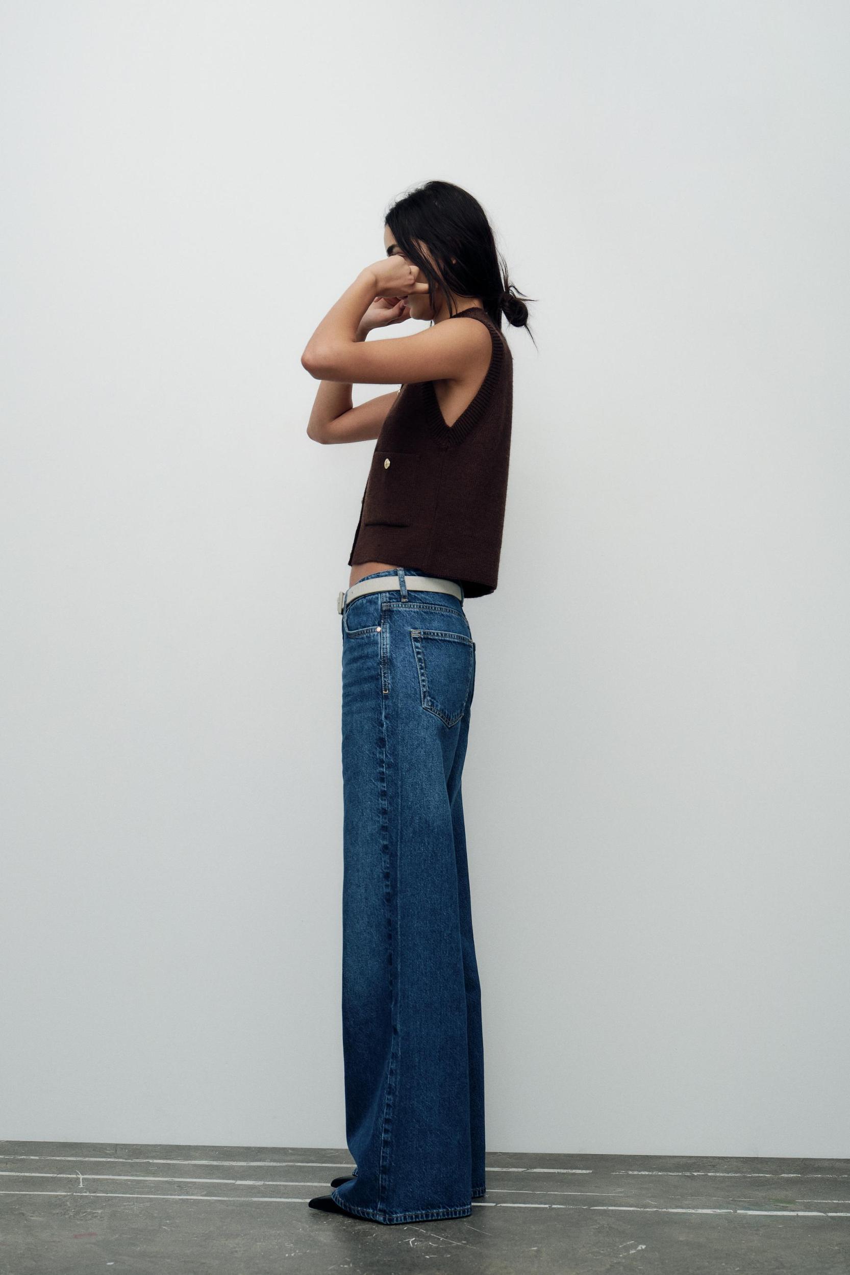SMOOTH KNIT VEST TOP Product Image