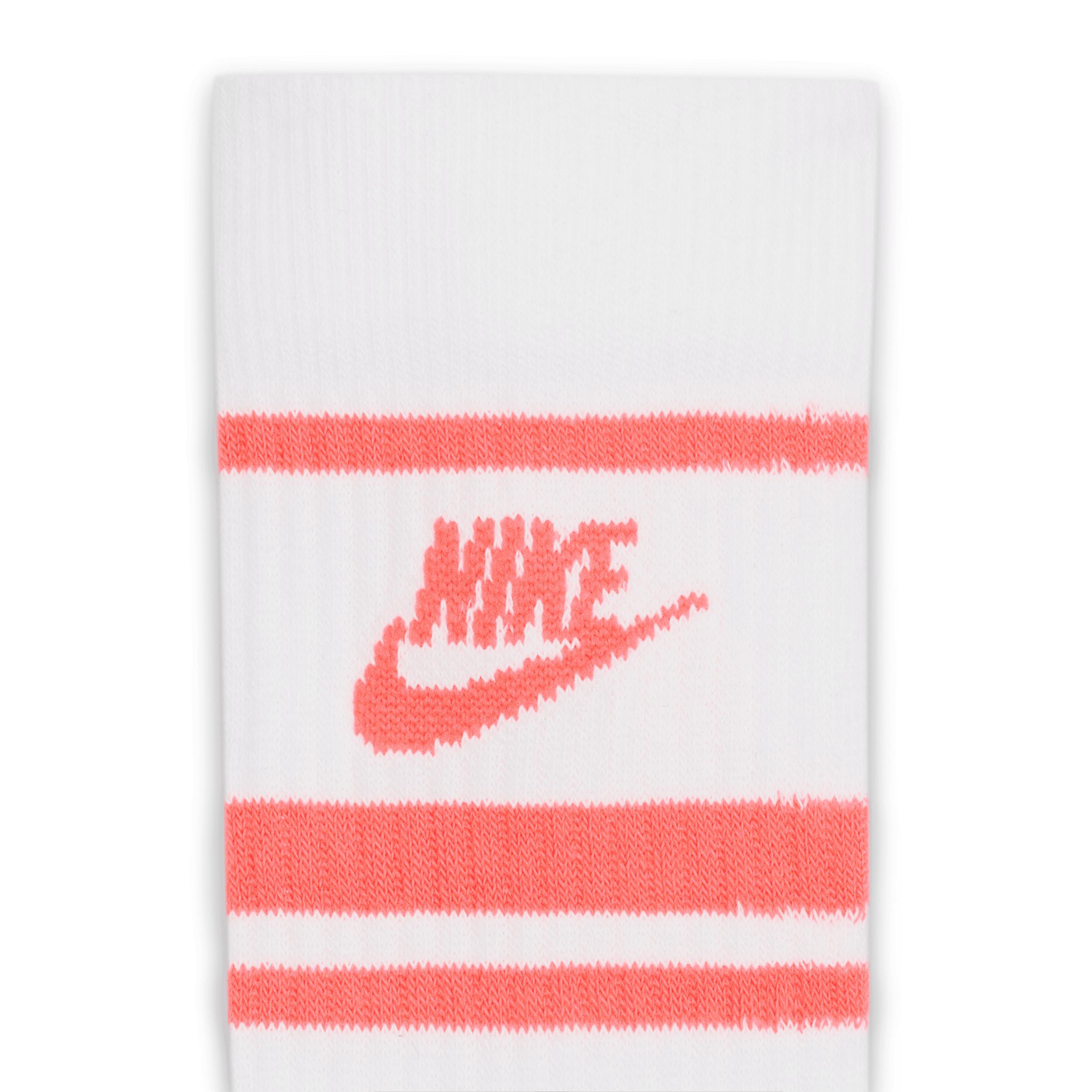 Nike Sportswear Dri-FIT Everyday Essential Crew Socks (3 Pairs) Product Image