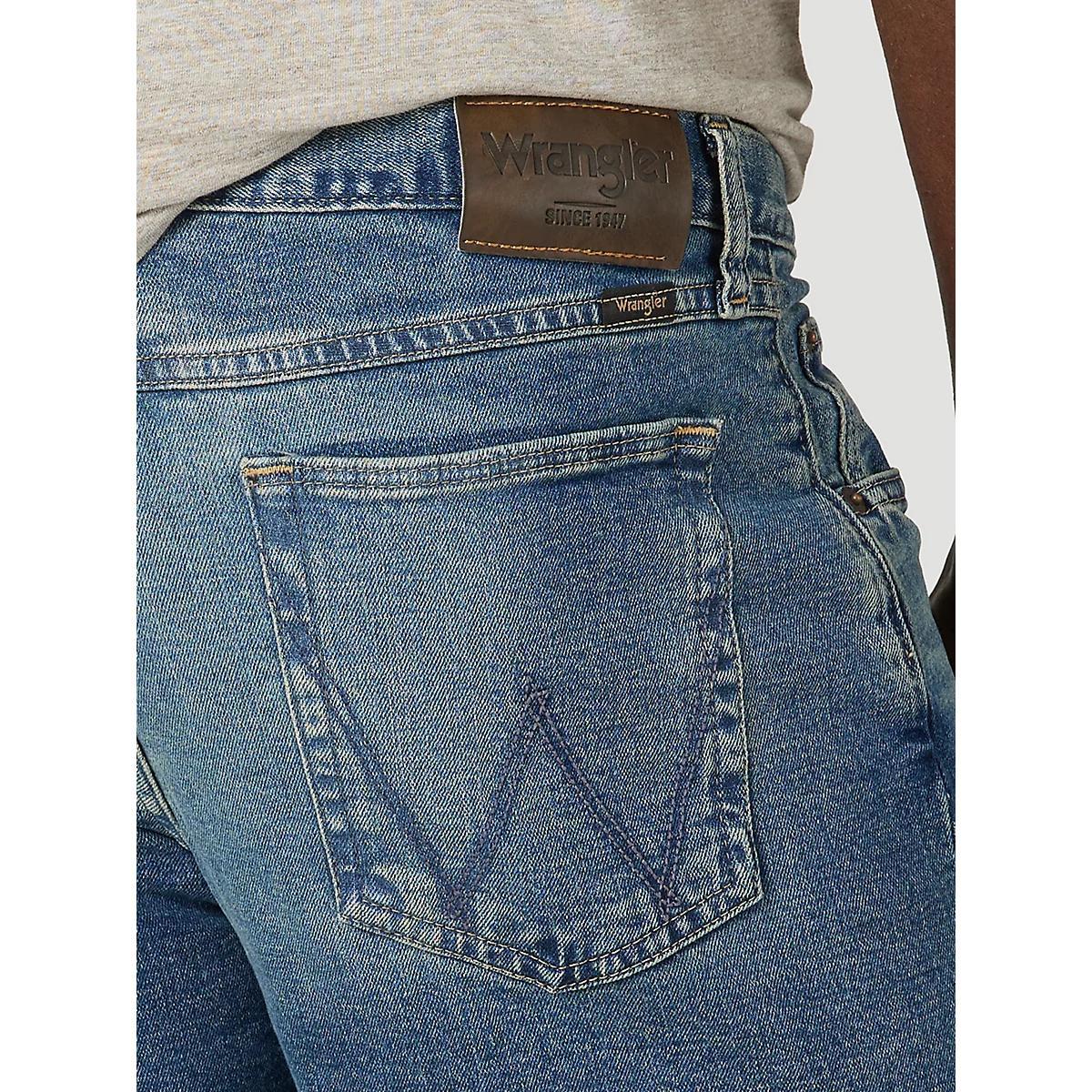 Men's Free To Stretch™ Denim Short in Dark Denim Product Image