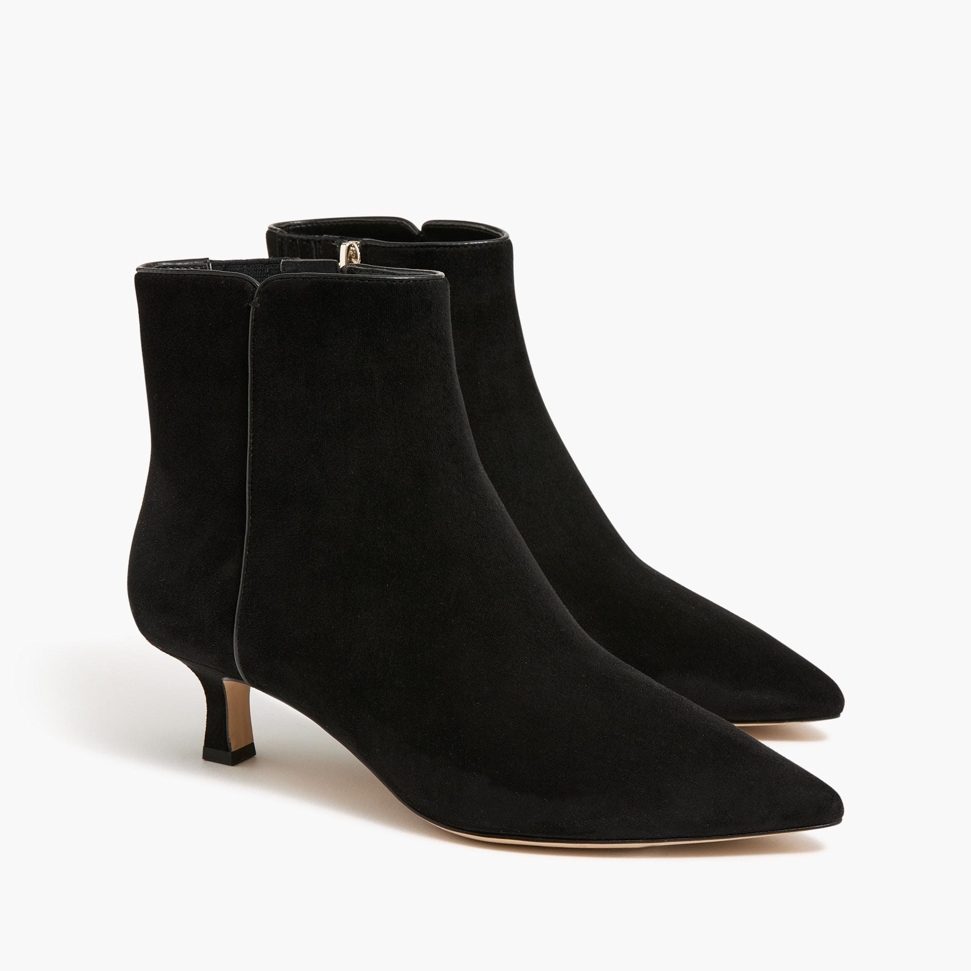 Pointy-toe boots Product Image