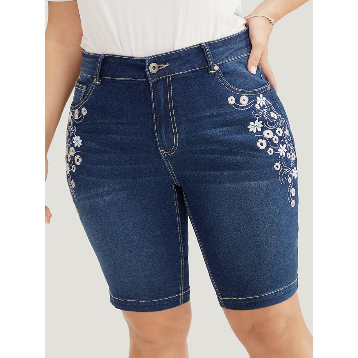 Plus Size Very Stretchy High Rise Dark Wash Floral Embroidered Denim Shorts Women DarkBlue High stretch Everyday Slanted pocket Casual Denim Shorts BloomChic 22/3X Product Image