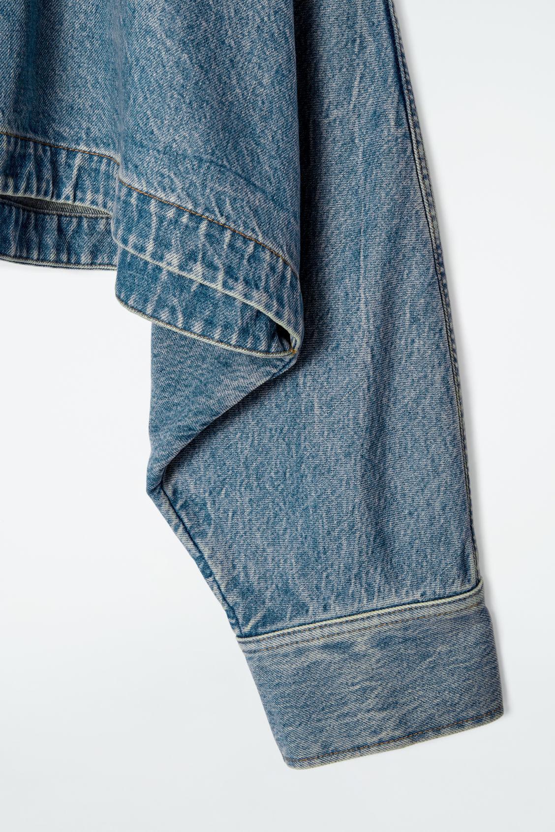 CROPPED DENIM JACKET Product Image