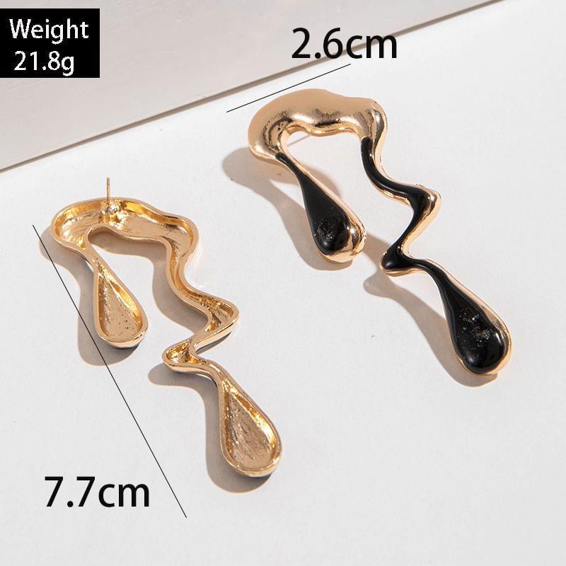Metallic Waterdrop Earring Product Image