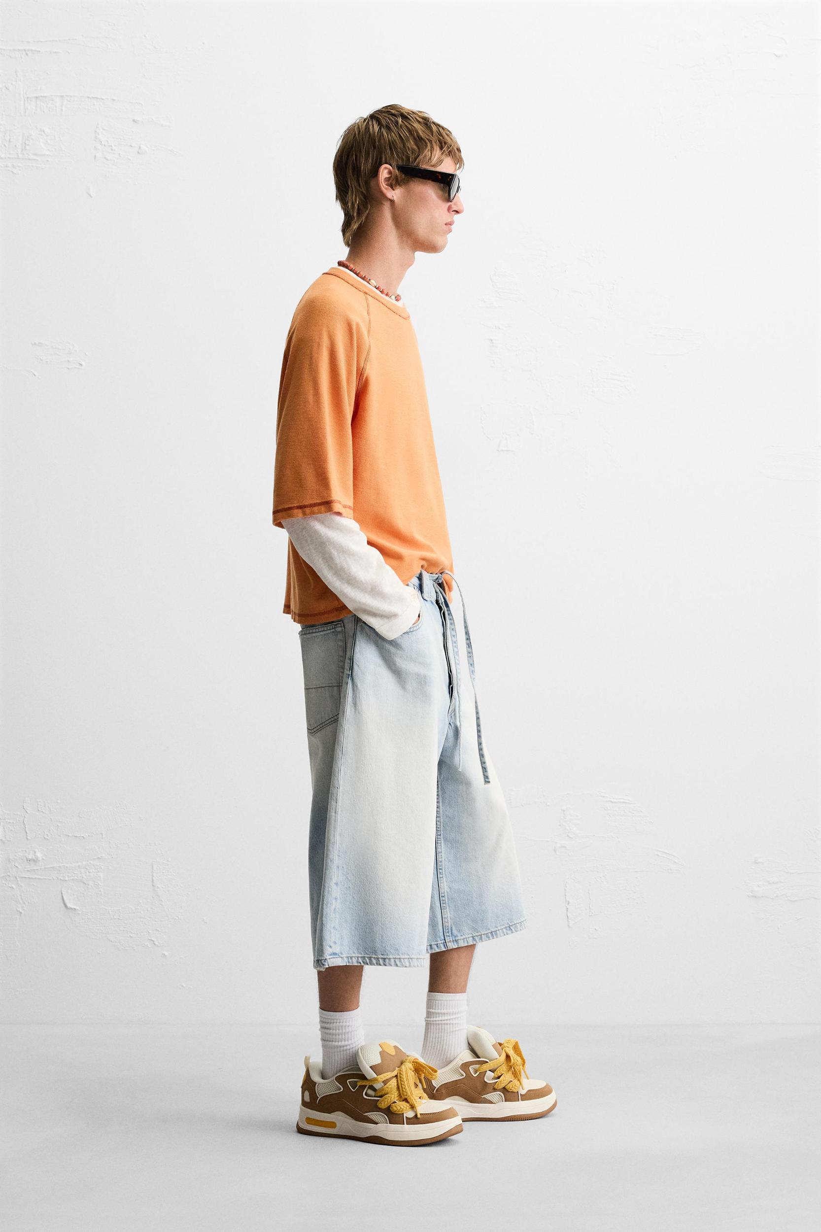 CONTRAST KNIT T-SHIRT Product Image