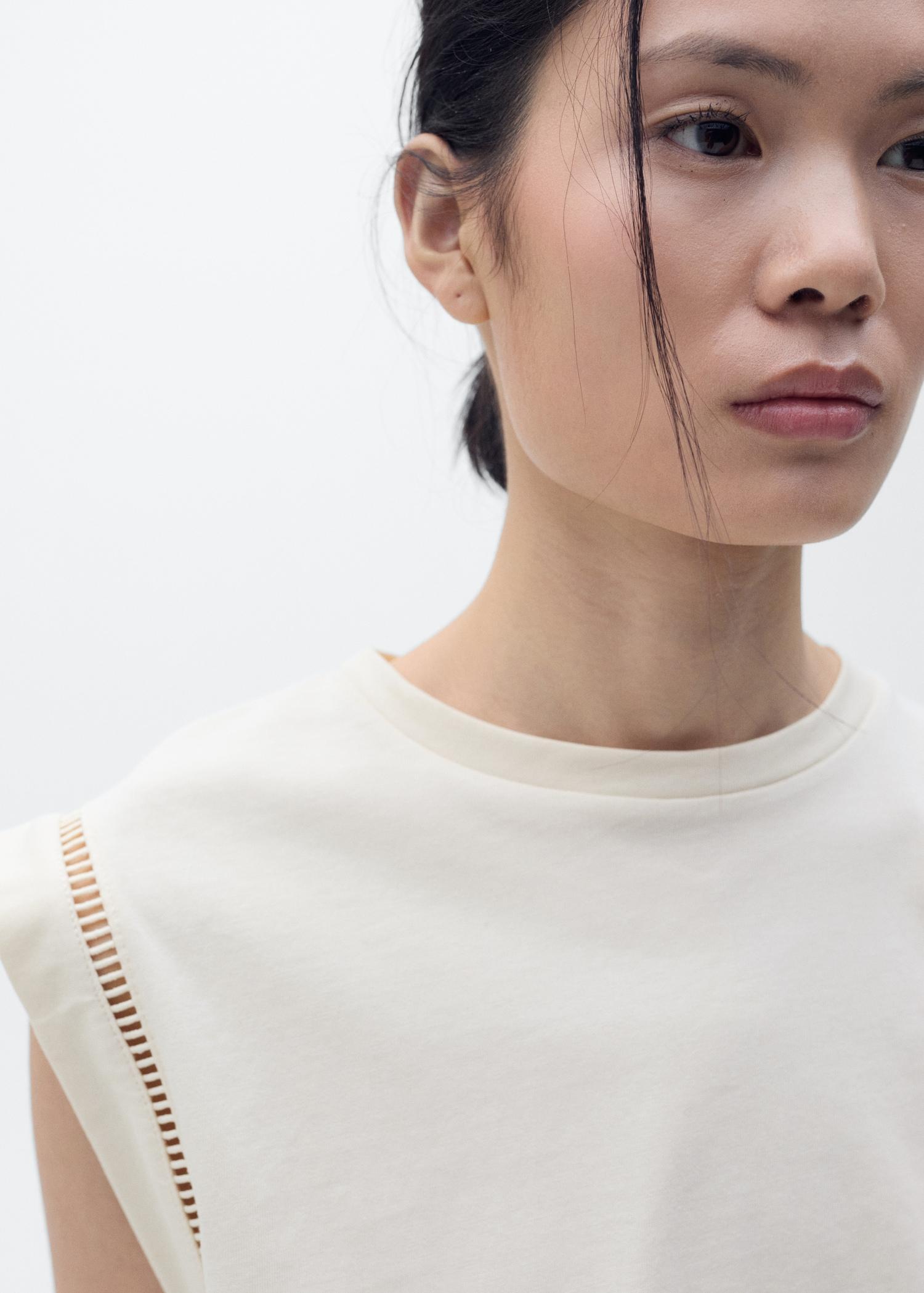 Cotton t-shirt with openwork trim - Women | MANGO USA Product Image