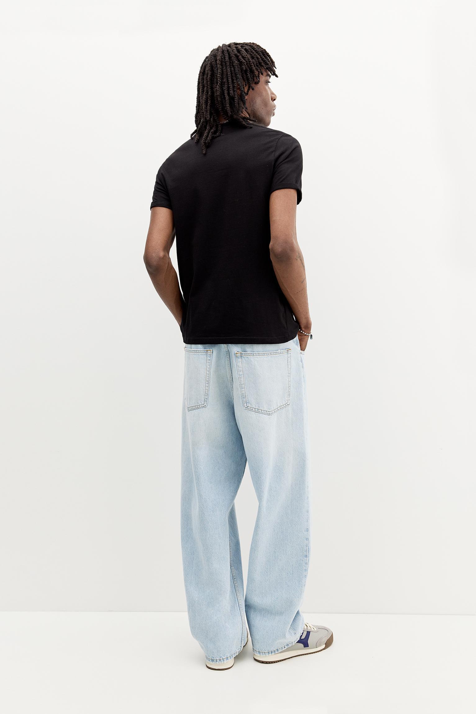 Basic muscle fit T-shirt Product Image