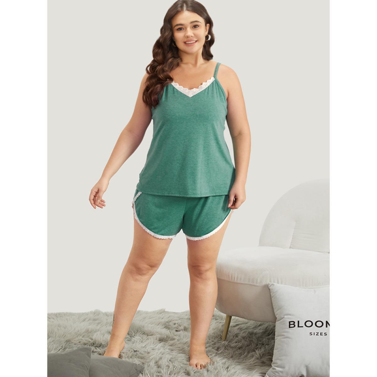 Plus Size Plain Guipure Lace Sleep Cami Top Women Emerald Elegant Plain Patchwork Spaghetti Strap Loungewear BloomChic 26/4X Product Image