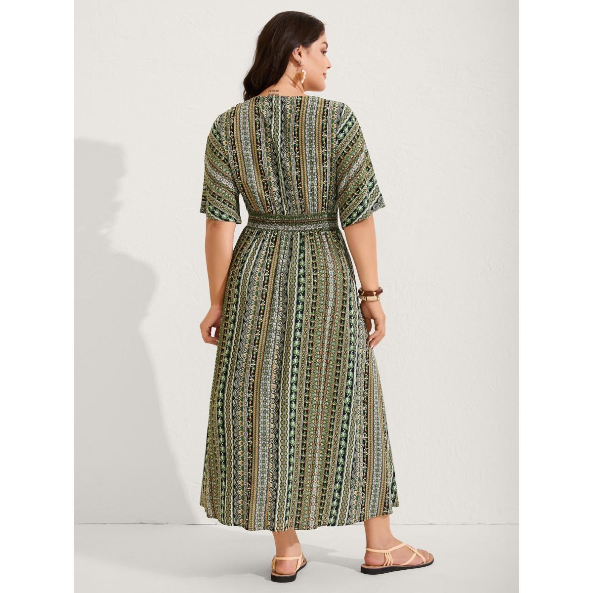 Plus Size Striped Contrast Dolman Sleeve Shirred Pocket Split Flutter Dress Truegreen Women Resort Non V-neck Half Sleeve Curvy BloomChic 22-24/3X Product Image
